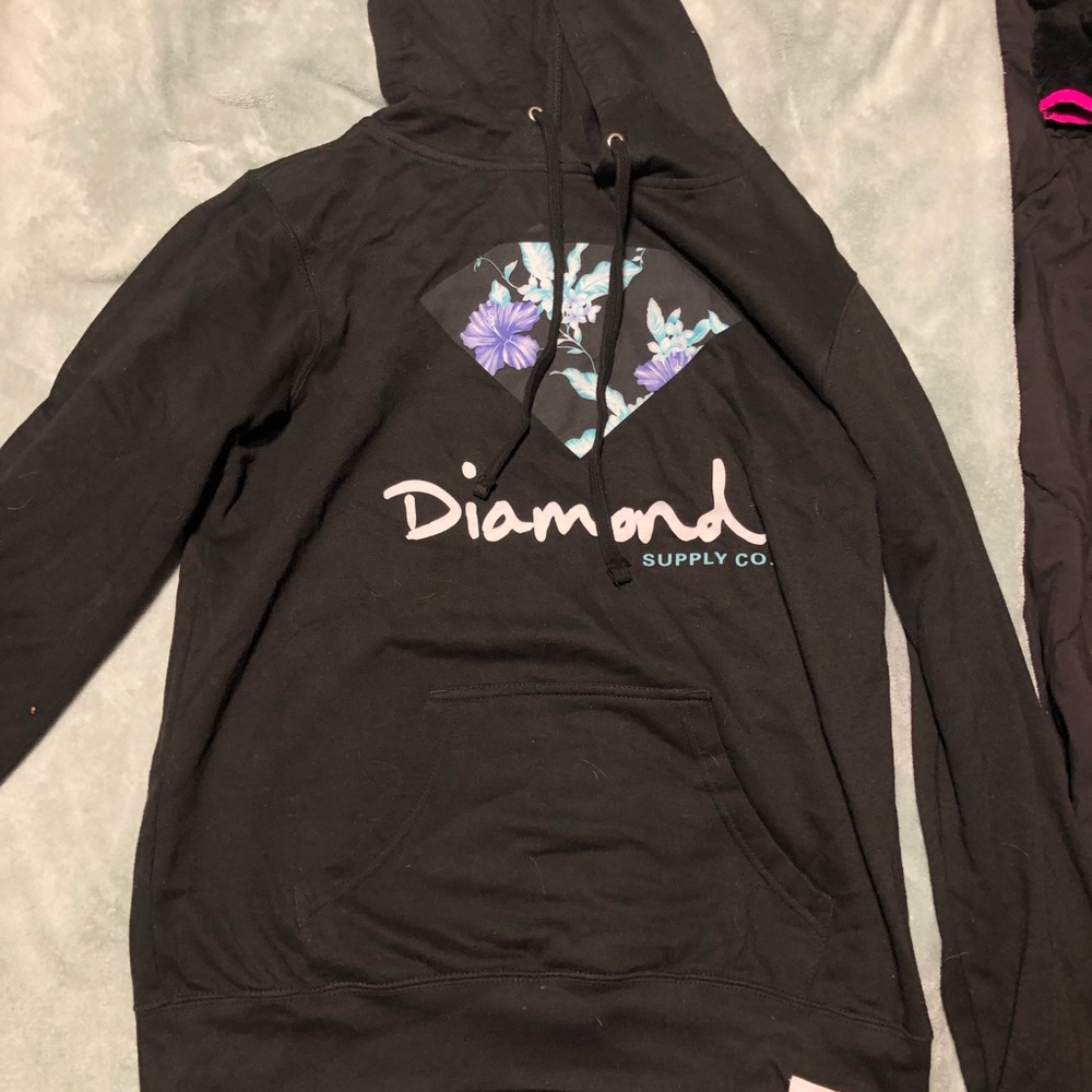Diamond pullover